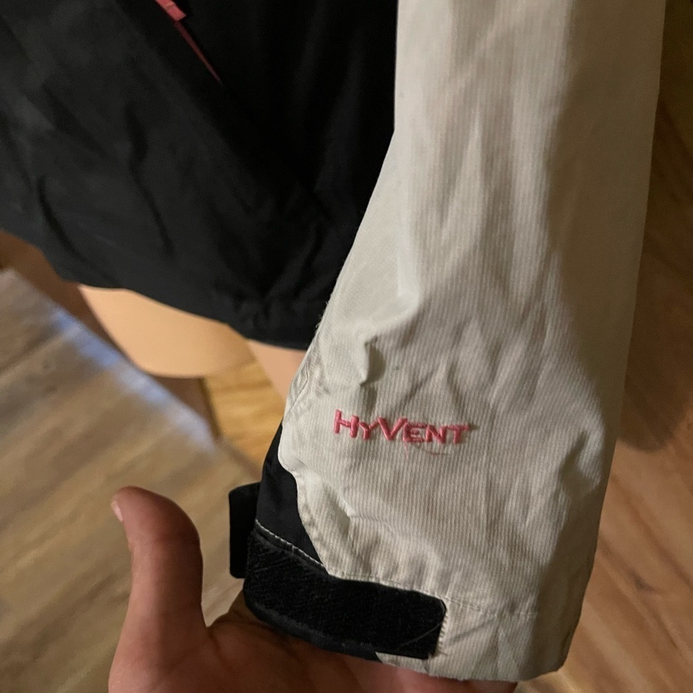 The North Face Girl’s Medium Hooded Hyvent Jacket - Picture 6 of 13
